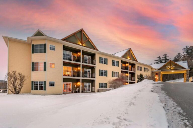 Mountain Edge Suites at Sunapee nh