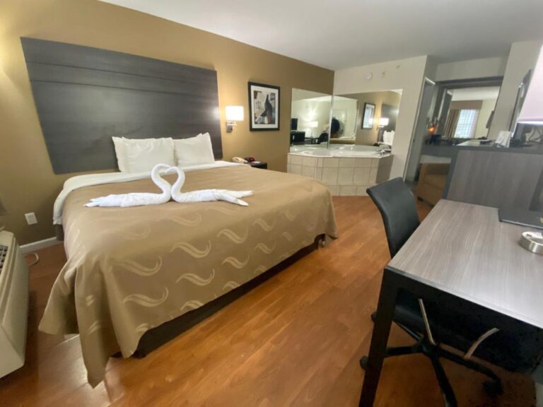 Quality Inn Branson - Hwy 76 Central with indoor pool in branson 4