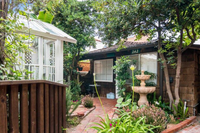 Redwood Hollow Cottages honeymoon suites in san diego