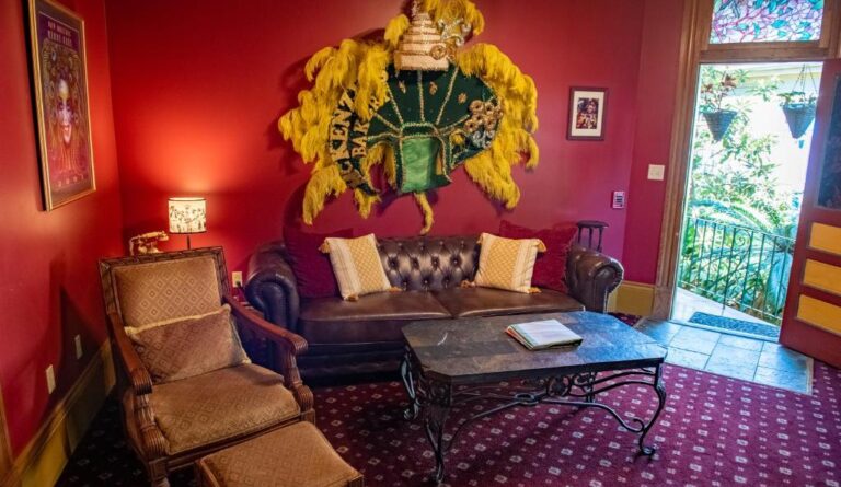 The Lookout Inn honeymoon suites in new orleans