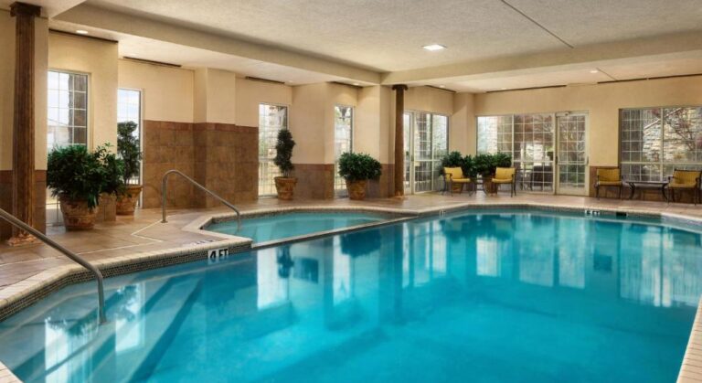 branson honeymoon suites at Chateau on the Lake Resort Spa and Convention Center