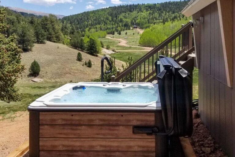 colorado springs honeymoon suites at Hillside Cripple Creek Cabin