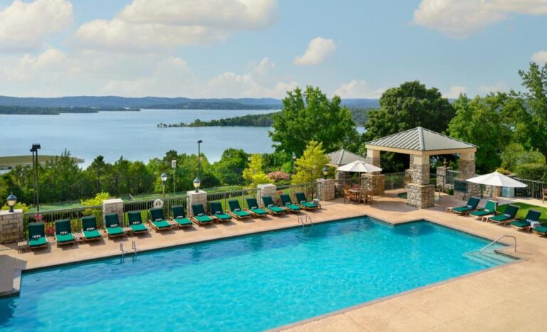 honeymoon suites at Chateau on the Lake Resort Spa and Convention Center in branson