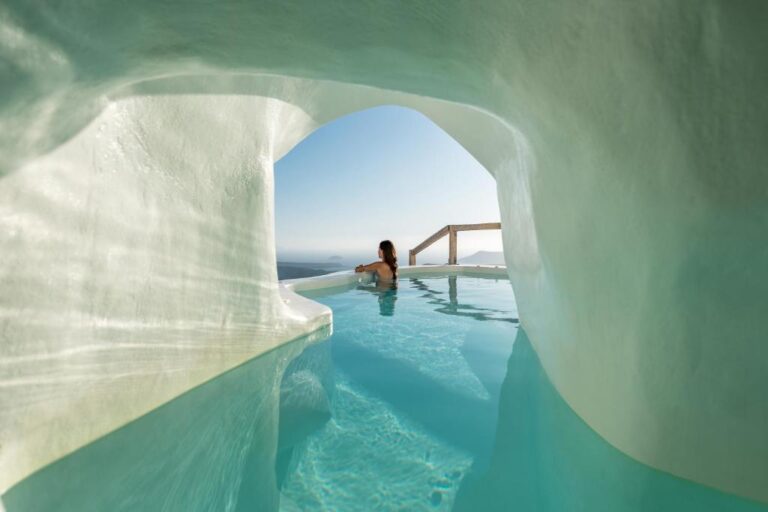 honeymoon suites at Cocoon Suites in santorini