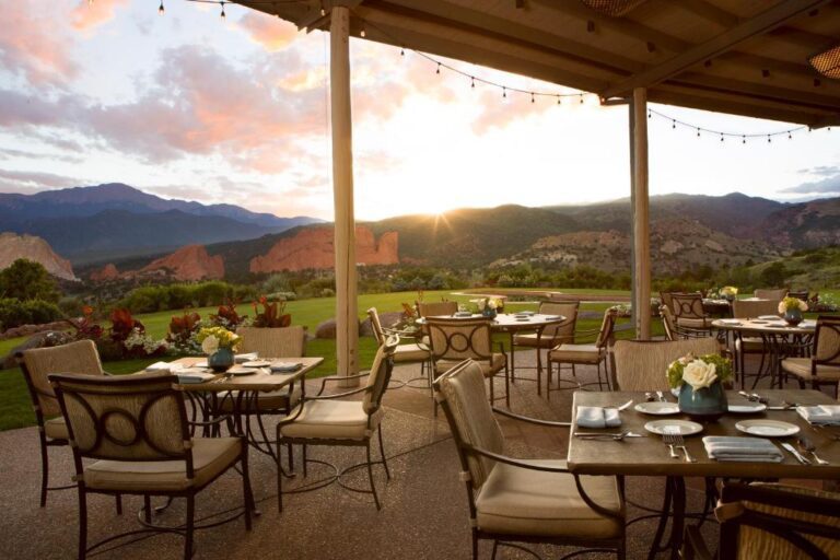 honeymoon suites at Garden of the Gods Club & Resort in colorado springs