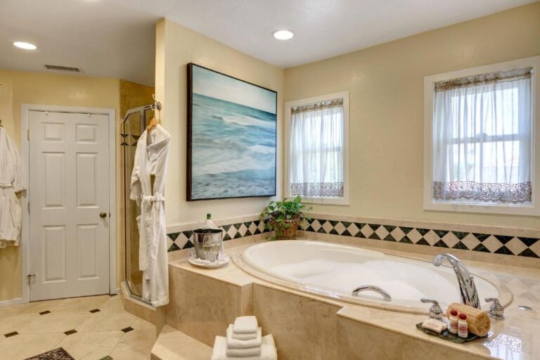 honeymoon suites at Hillcrest House Bed & Breakfast in san diego