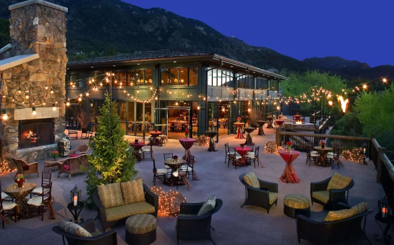 honeymoon suites at The Broadmoor in colorado springs