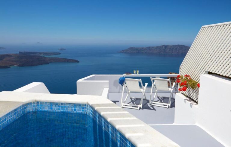 honeymoon suites at Whitedeck Santorini in santorini