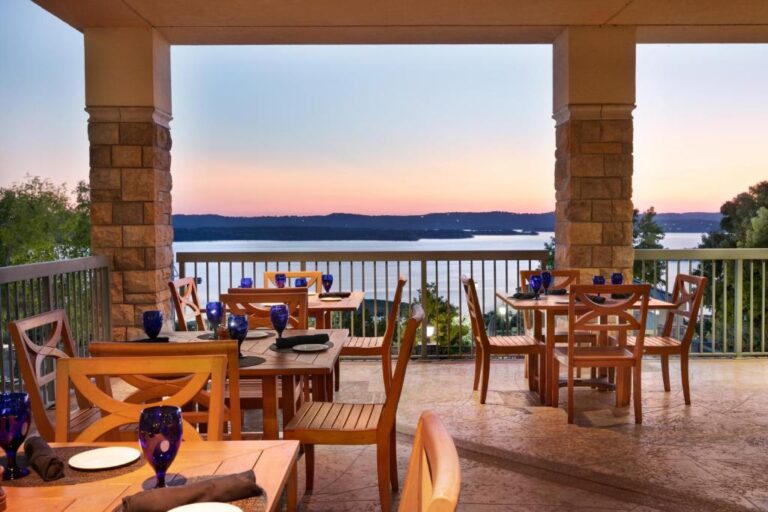honeymoon suites in branson at Chateau on the Lake Resort Spa and Convention Center