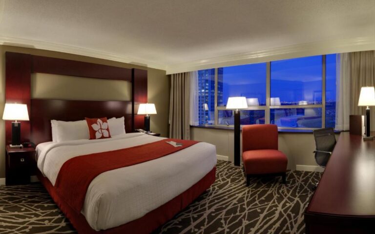 honeymoon suites in edmonton at Chateau Lacombe Hotel