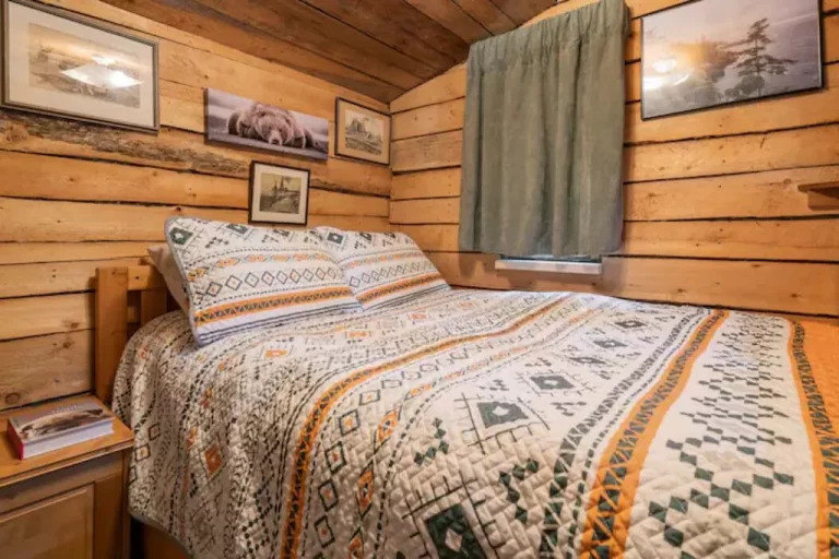honeymoon suites in edmonton at Rustic Cozy cabin