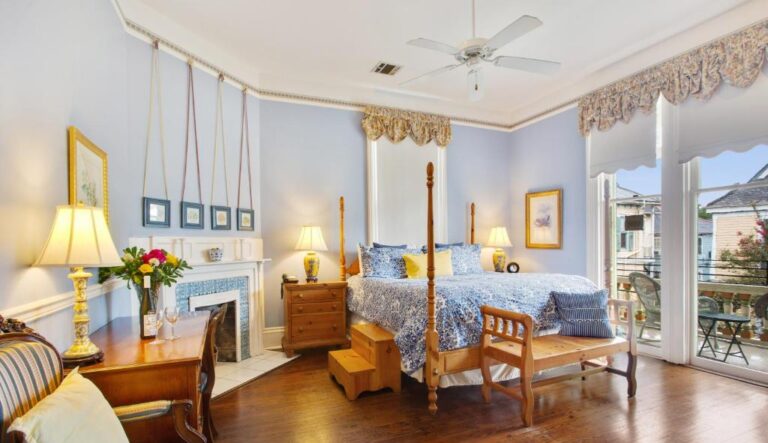honeymoon suites in new orleans at Maison Perrier Bed & Breakfast