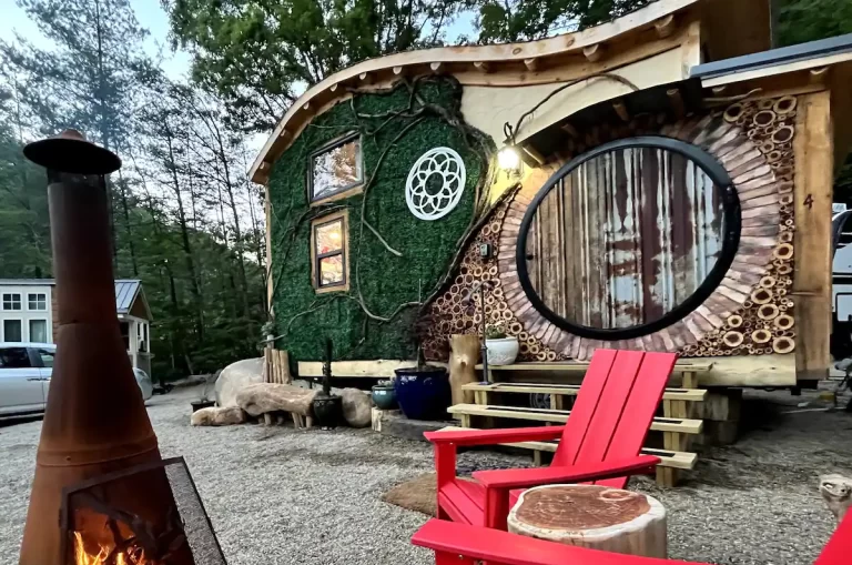 honeymoon suites in pigeon forge at Serenity Tiny House
