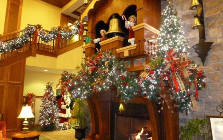 honeymoon suites in pigeon forge at The Inn at Christmas Place