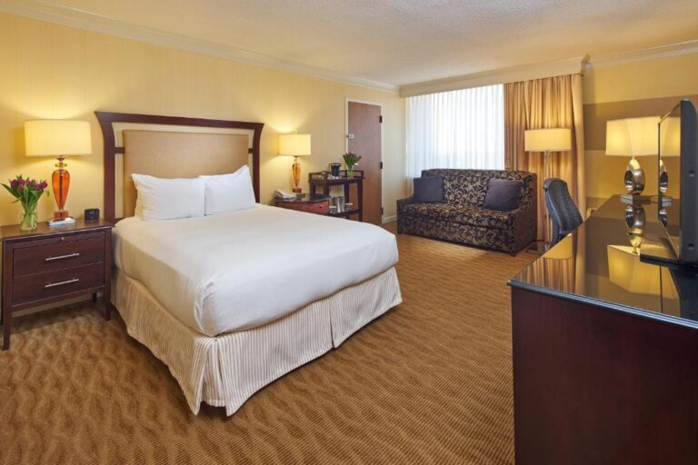 honeymoon suites in raleigh at Hilton Raleigh North Hills