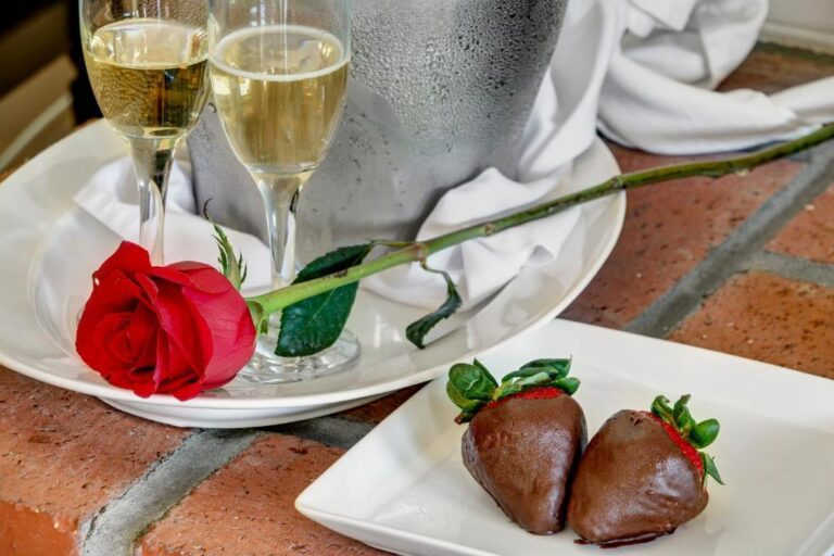honeymoon suites in san diego at Hillcrest House Bed & Breakfast