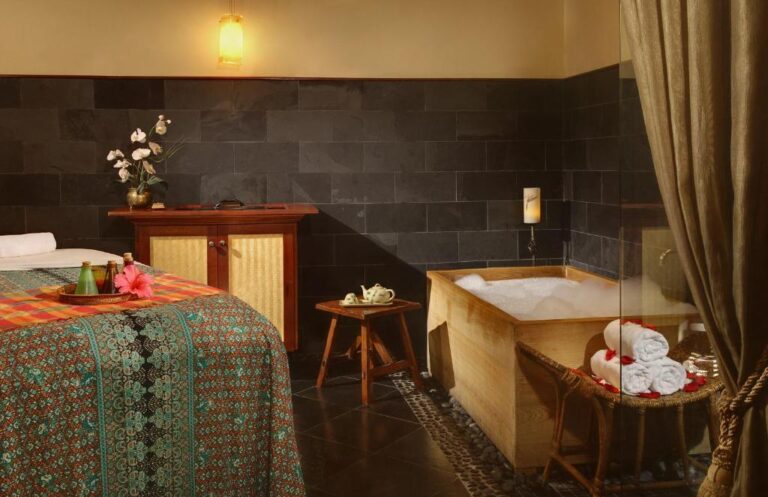honeymoon suites in san diego in Paradise Point Resort & Spa