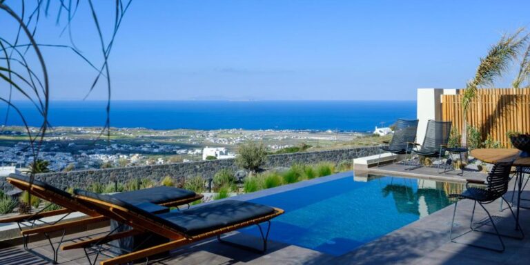 honeymoon suites in santorini at Apikia Santorini