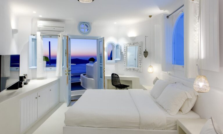 honeymoon suites in santorini at Dana Villas & Infinity Suites