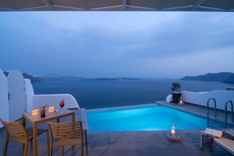 honeymoon suites in santorini at Santorini Secret Suites & Spa