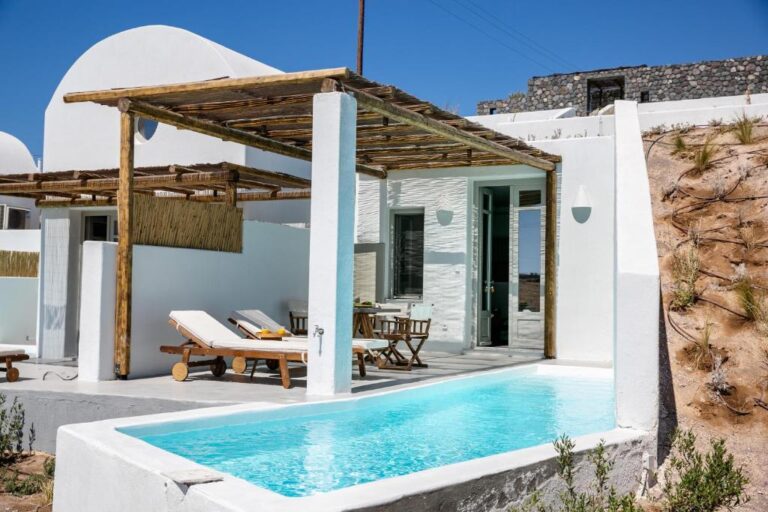 honeymoon suites in santorini at Thimari Lodge