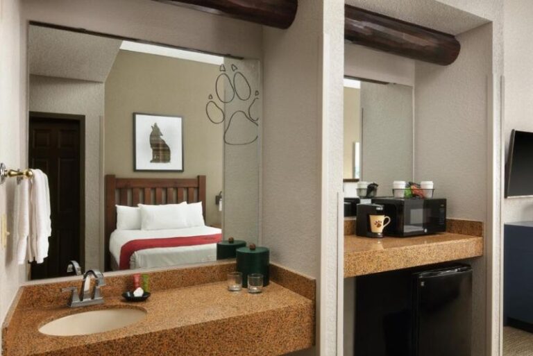 hotels in concord with hot tub 3
