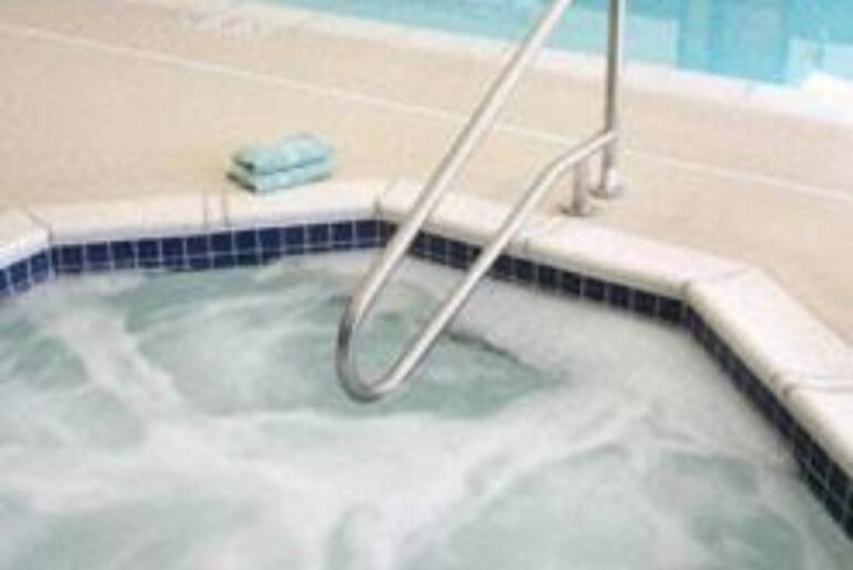 hotels in farmington with hot tub
