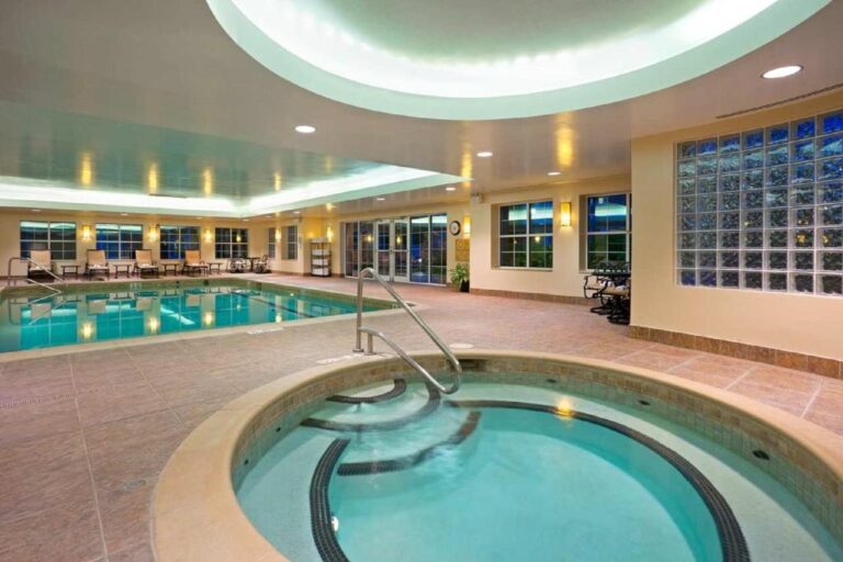 hotels with hot tub albany 2