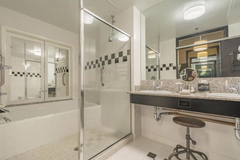 rooms with spa bath - greensboro