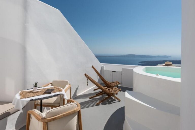 santorini honeymoon suites at Cocoon Suites