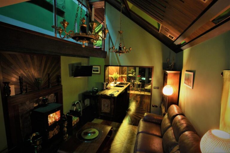 Belmont Penthouse spa 7