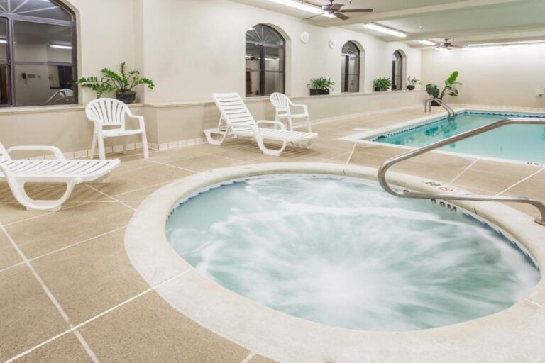 Baymont by Wyndham - Hotels in Asheville with Hot Tub 2