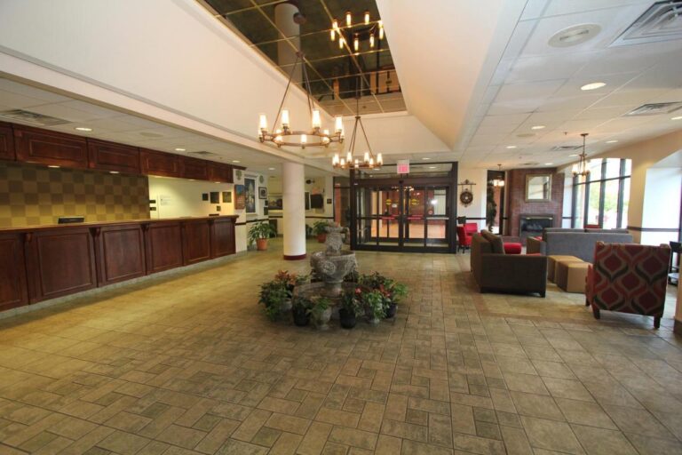 Black Bear Inn & Suites with indoor pool in gatlinburg 4