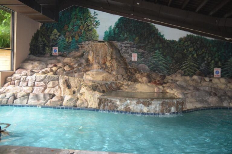 Edgewater Hotel and Conference Center with indoor pool in gatlinburg 2