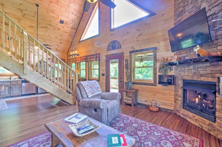 Exclusive Holiday Home with Private Hot Tub - Asheville