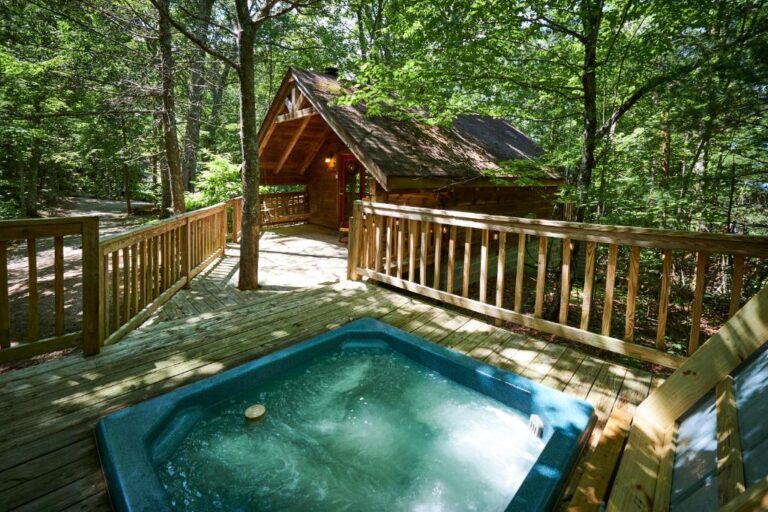 Gatlinburg Area Hottub Cabin honeymoon suites in memphis