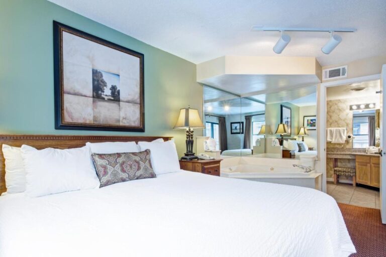 Gatlinburg Town Square by Exploria Resorts with indoor pool in gatlinburg 3