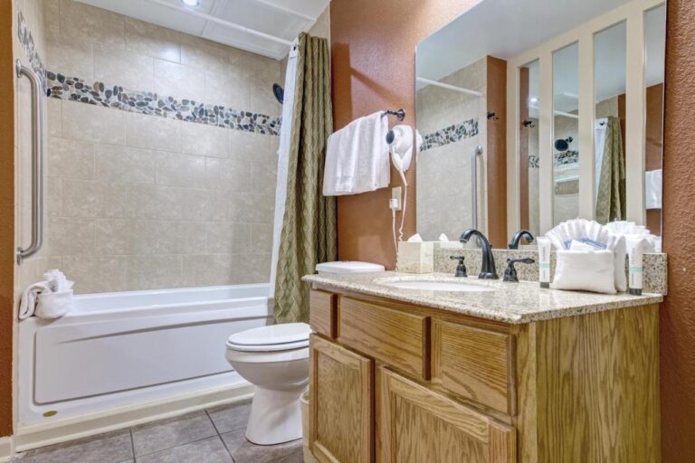 Gatlinburg Town Square by Exploria Resorts with indoor pool in gatlinburg 34