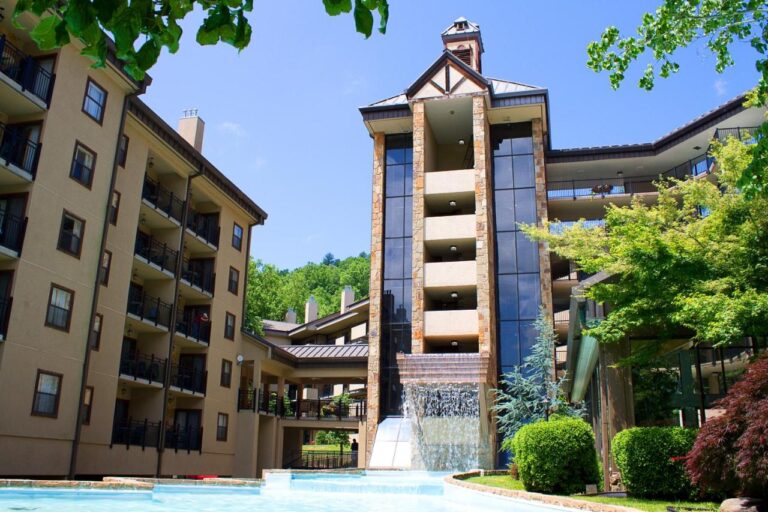 Gatlinburg Town Square by Exploria Resorts with indoor pool in gatlinburg 6