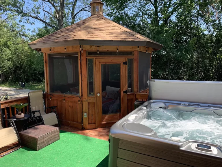 Glamping with hot tub in illinois 2