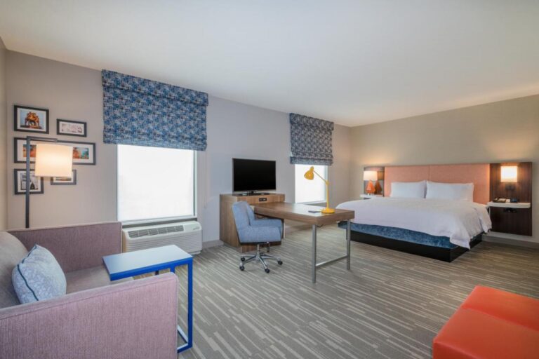 Hampton Inn & Suites Glenarden Washington DC with indoor pool in dc 2
