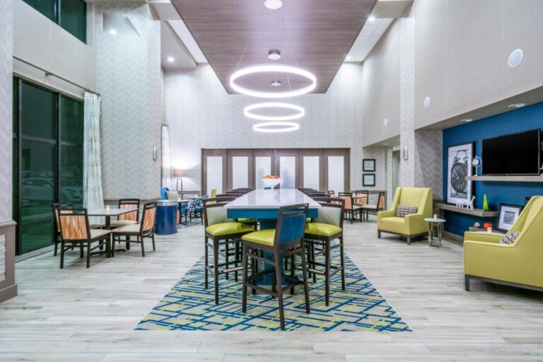 Hampton Inn & Suites Glenarden Washington DC with indoor pool in dc 3