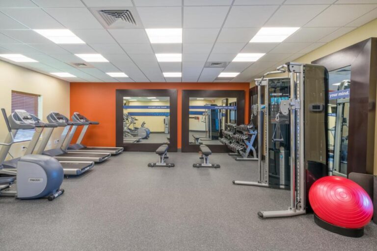 Hampton Inn & Suites Glenarden Washington DC with indoor pool in dc 4