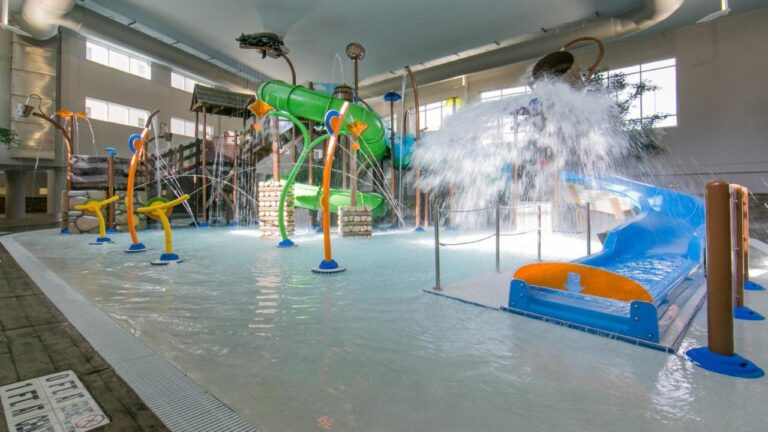 Holiday Inn Club Vacations Smoky Mountain Resort an IHG Hotel with indoor pool in gatlinburg 2