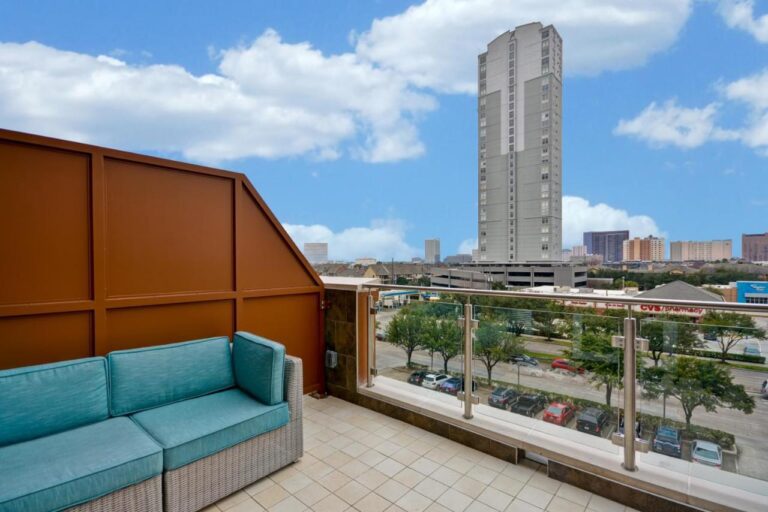 Home2 Suites At The Galleria with indoor pool in houston 3