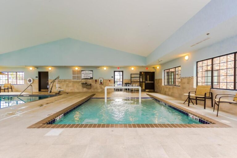Hot Tub Hotels in Grand Forks for Couples - Staybridge Suites 2