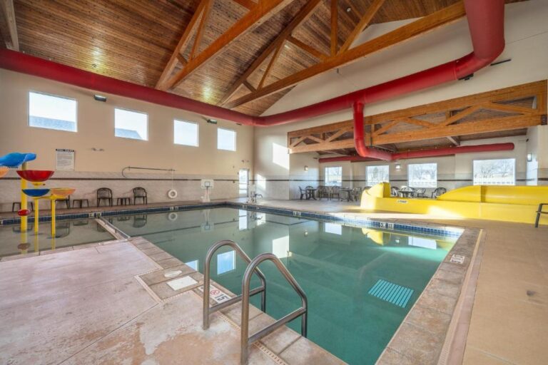 Hot Tub Hotels in Sioux Falls 2