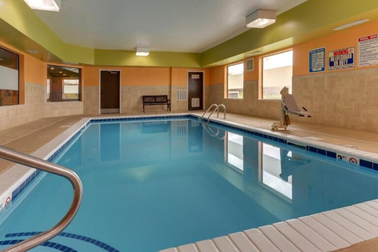 Hotels Near Dayton with Spa Bath in Room 2