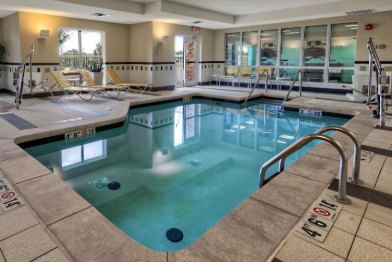 Hotels for Couples with Hot Tub in Room - Oklahoma City 4