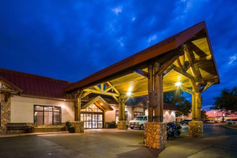 Hotels for Couples with Hot Tub in Room - Rapid City 3
